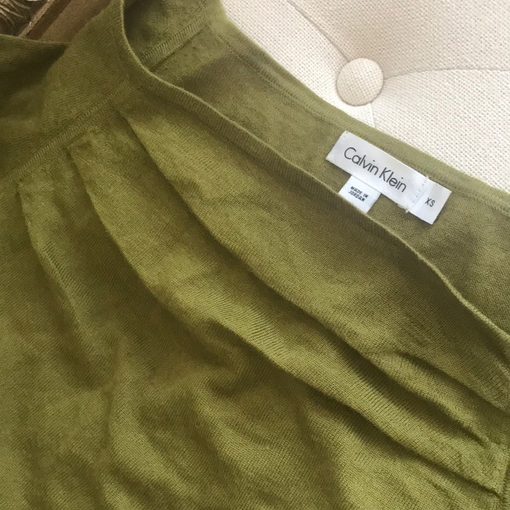 Calvin Klein Olive Green Short Sleeve Women's Top - Picture 3 of 4